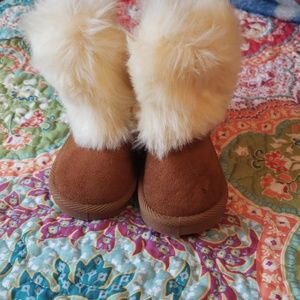 Fur boots